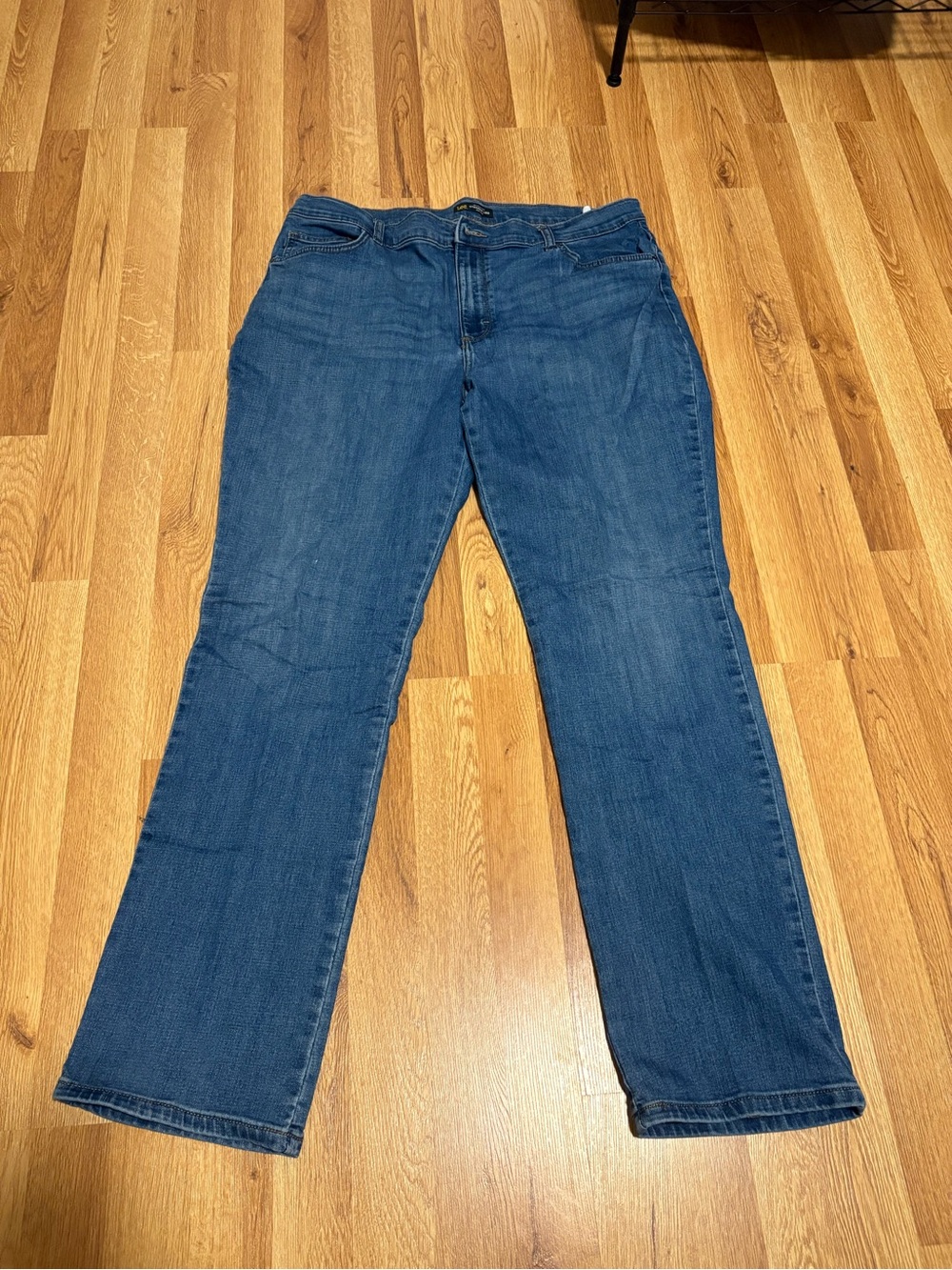 Lee Women's Straight Leg Mid Rise  Jeans Size 18 Long